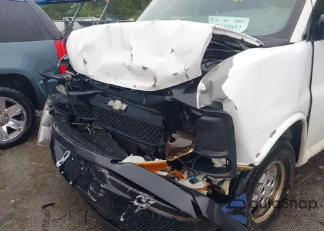 2004 Chevrolet Express z USA, uszkodzony, nr VIN 1GCFG15X441162778